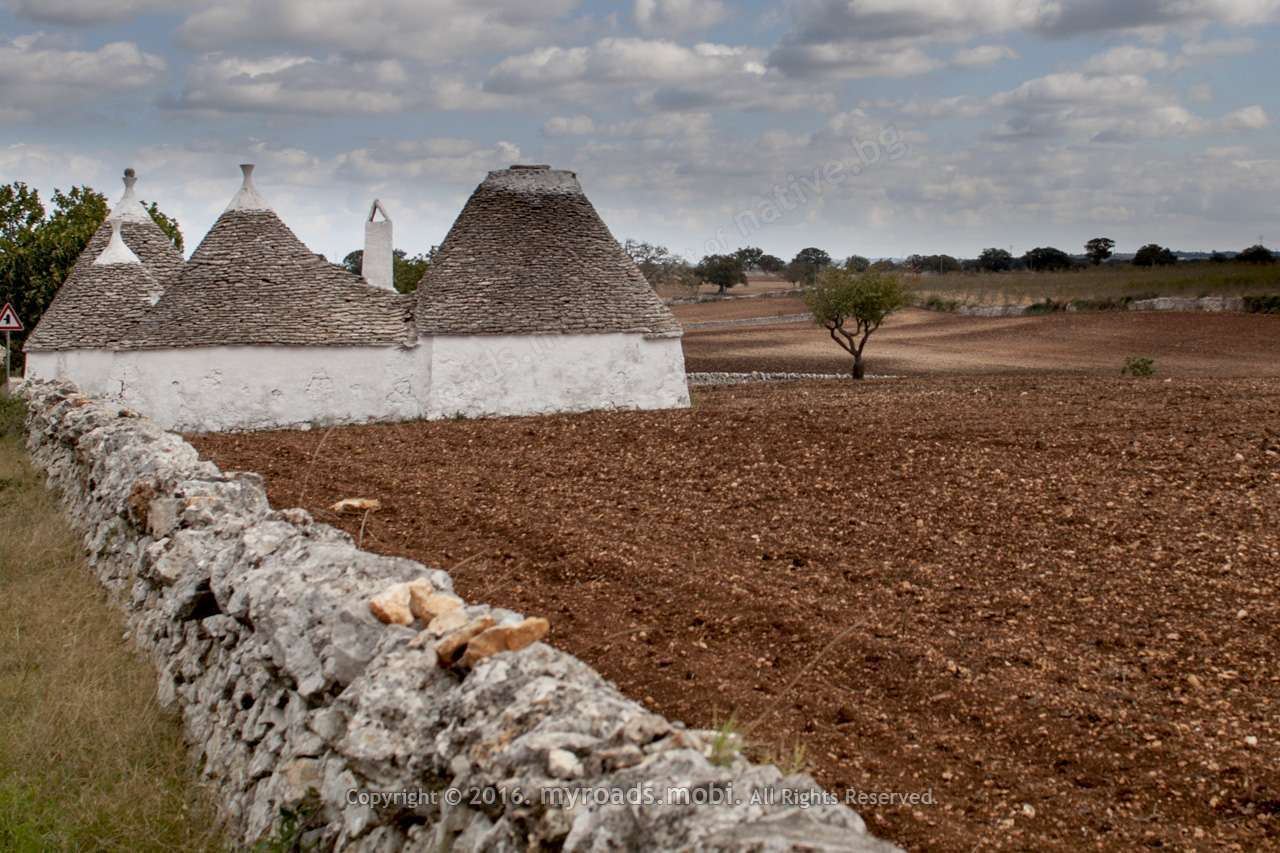 alberobello_italy_trulli_pulia_berova_myroadsmobi_