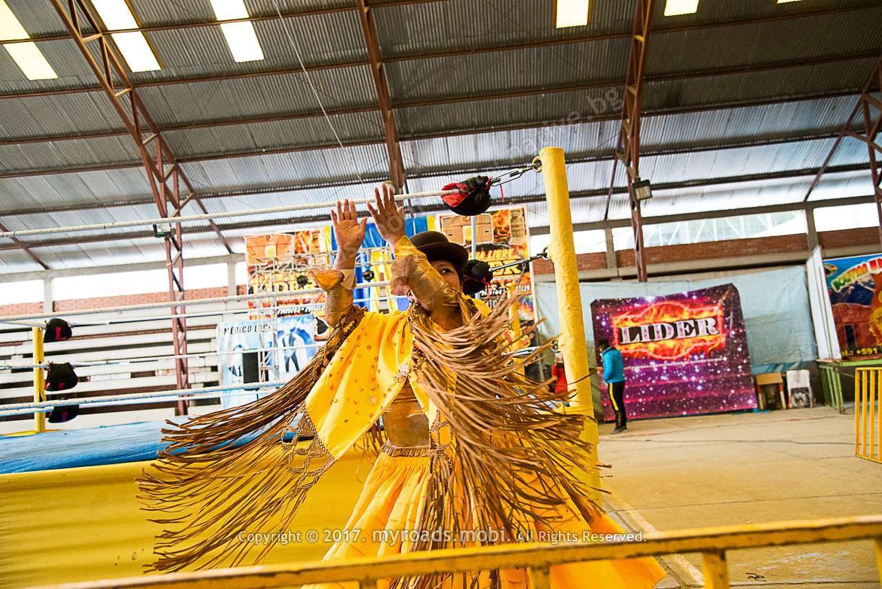 la-paz-bolivia-cholitas-wrestling-iberova-myroadsmobi