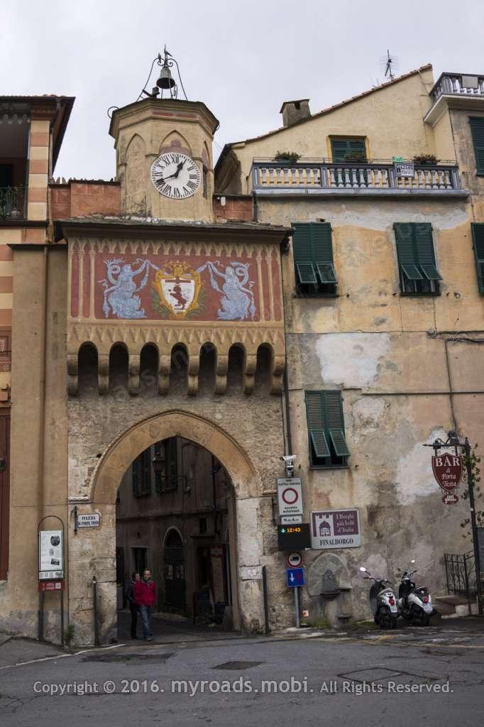 finalborgo_italy_liguria_berova_myroadsmobi_ (16)